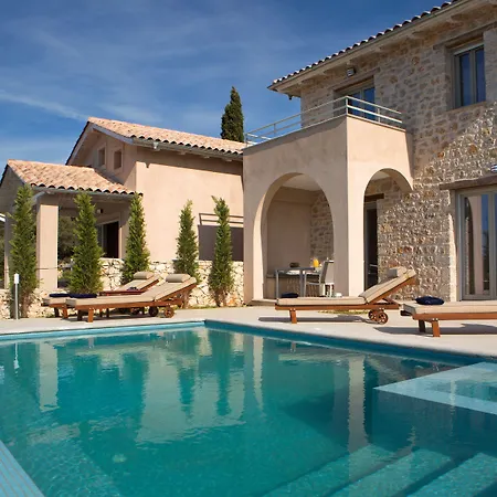 Vilă Ionian Horizon Tsoukaládhes